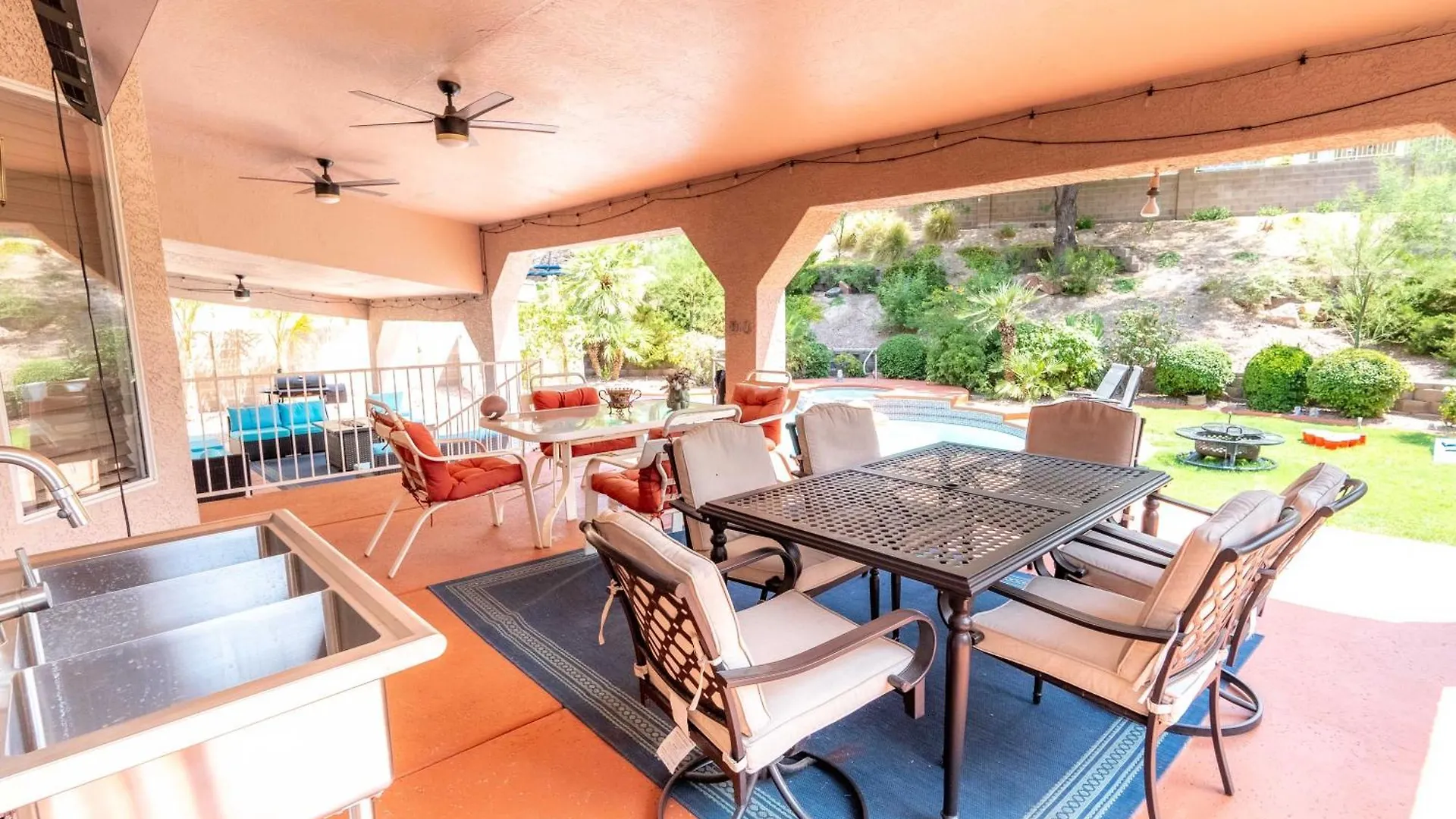 Sin City Sanctuary Estates L 10 Mins From Strip Villa Las Vegas 0*,  United States